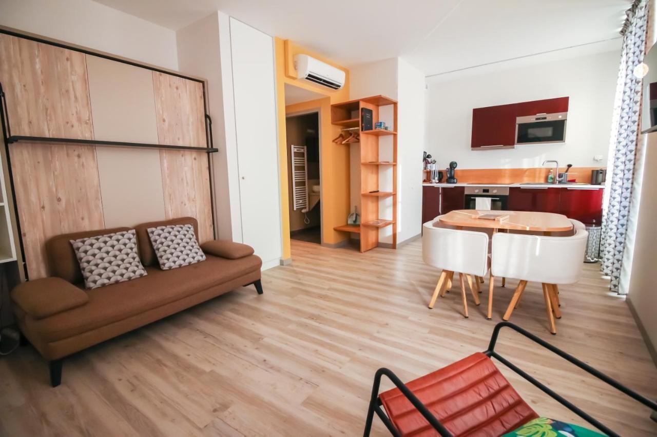 Les Halles Positives, Draps Compris Sarlat-la-Canéda Eksteriør billede